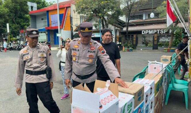 
					Beredar Video Dinarasikan Polisi Hendak Rampas Kardus Air Mineral Posko AMPB, Begini Faktanya