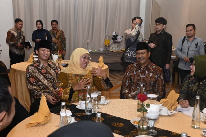 
					Bupati Trenggalek bersama 38 Kepada Daerah di Jatim Tandatangani Nota Kesepakatan dengan BPS RI