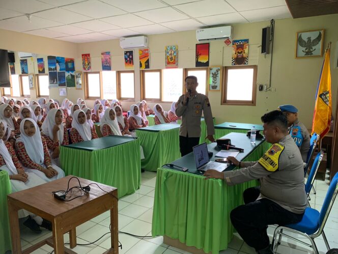 
					Polsek Jatisrono Sosialisasikan Penerimaan Siswa Baru SMA Kemala Bhayangkari Bogor