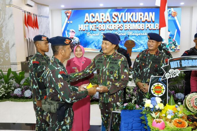 
					HUT ke-80 Korps Brimob, Polda Jateng Gelar Syukuran, Ini Pesan Kapolda