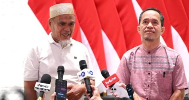 
					Dua Guru Luwu Utara Bersyukur Dapat Rehabilitasi Hukum dari Presiden Prabowo