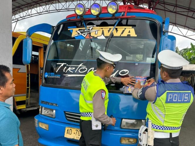 
					Sosialisasi Ops Zebra Candi 2025, Sat Lantas Polres Wonogiri Edukasi Pengemudi di Shelter Kota