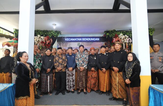 
					Pengurus Pamengku Adat Kecamatan Bendungan Trenggalek Dilantik