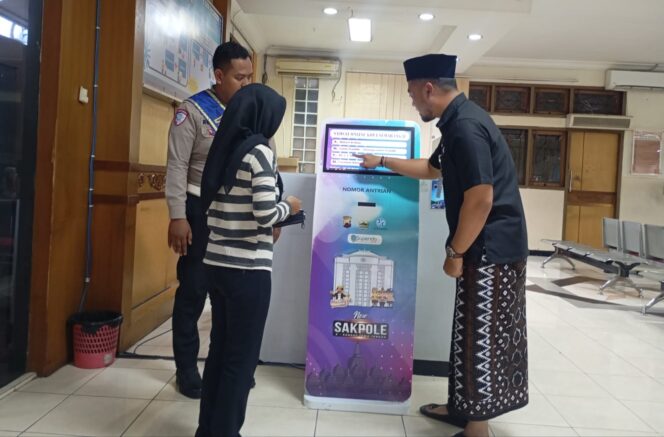 
					ASN Pemprov Jateng Wajib Bersarung di Hari Jumat: Lebih Bersahaja, UMKM Ikut Berkah