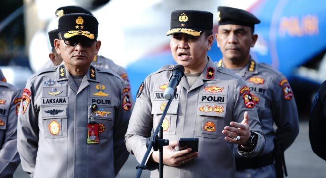 
					Perkuat Solidaritas Kemanusiaan, Polri Buka Posko Penerimaan Bantuan Bencana dari Masyarakat