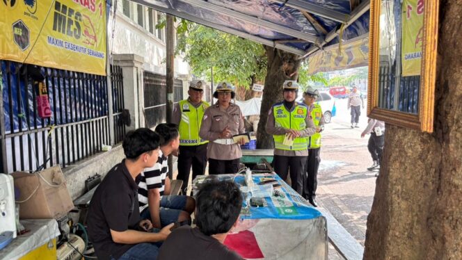 
					Membangun Kesadaran Berlalu Lintas, Dit Lantas Polda Jateng Sosialisasi Safety Driving