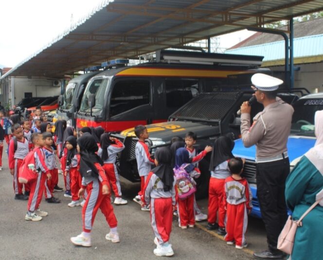
					Ini Cara Kreatif Polres Trenggalek Kenalkan Tertib Berlalu Lintas Sejak Usia Dini