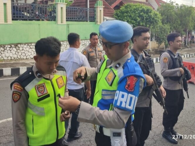 
					Pastikan Disiplin Personel Terjaga, Propam Polres Wonogiri Gelar Gaktibplin di Pospam Nataru