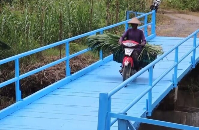 
					Jembatan Dungtemu di Pracimantoro Tuntas Diperbaiki oleh Polres Wonogiri, Warga Semringah
