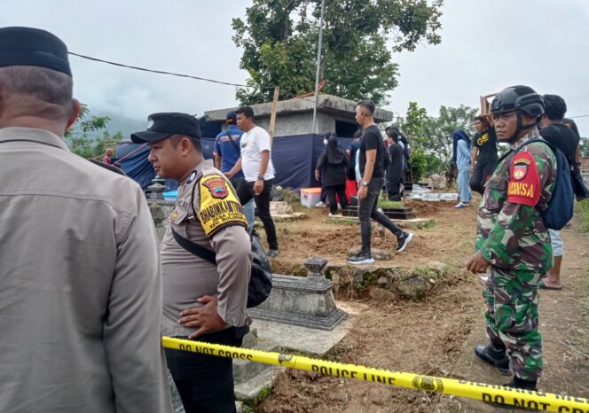 
					Usut Dugaan Kematian Tak Wajar di Ponpes, Polres Wonogiri Bongkar Makam Santri di Bulukerto