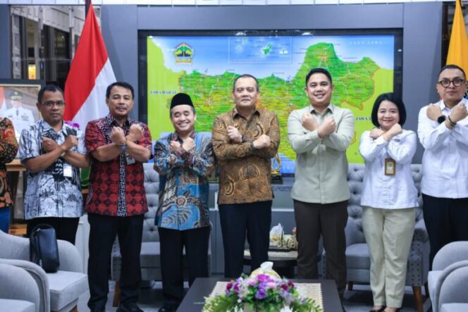 
					Konflik Timur Tengah Memanas, Gubernur Ahmad Luthfi Gandeng KP2MI Terus Pantau Pekerja Migran Asal Jateng