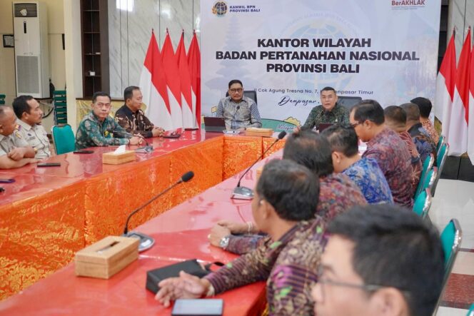 
					Apresiasi Capaian Jajaran di Bali, Wamen Ossy Tekankan Pentingnya Peningkatan Kualitas Pelayanan