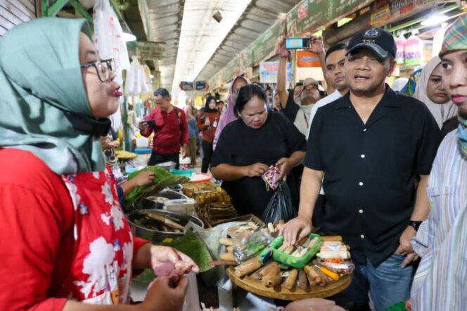 
					H-2 Lebaran, Gubernur Luthfi Sidak Pasar Bunder Sragen, Pastikan Harga Bahan Pokok Stabil dan Stok Aman