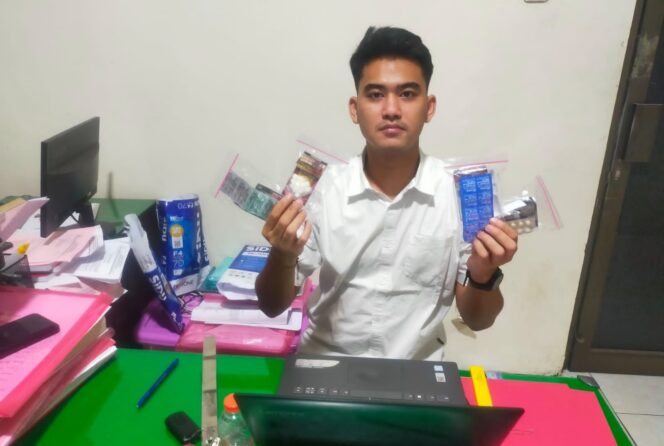 
					Pengedar Obat Terlarang di Kawasan Selogiri Wonogiri Ditangkap Polisi, Sejumlah Obat Psikotropika Gagal Beredar