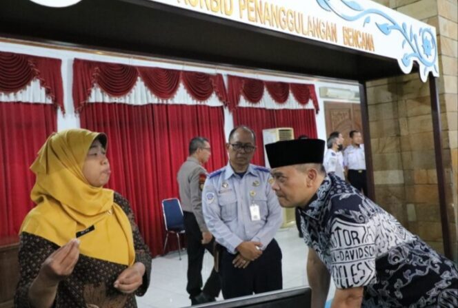 
					Bencana Alam masih Mengancam, Gubernur Ahmad Luthfi Ingatkan Posko Terpadu Lebaran Terus Pantau