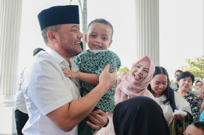 
					Bahagianya Anak Panti Berlebaran Bersama Gubernur Ahmad Luthfi