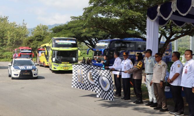 
					Pelepasan Arus Balik Gratis di Wonogiri, 6 Bus Diberangkatkan dari Terminal Giri Adipura