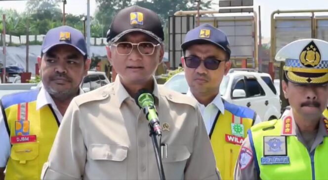 
					Dirlantas Polda Jateng Pastikan Kesiapan Arus Balik di GT Kalikangkung, Rekayasa Lalin Disiapkan Berdasarkan Data Real-Time