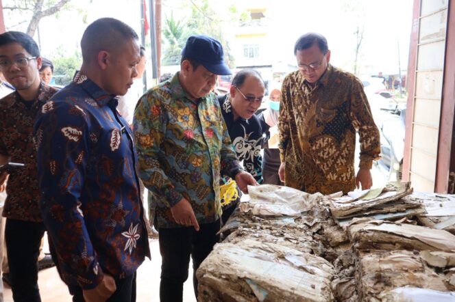 
					Arsip pertanahan sebagai nyawa layanan, Kementerian ATR/BPN percepat restorasi di Aceh melalui kolaborasi. (Foto : atrbpn.go.id).