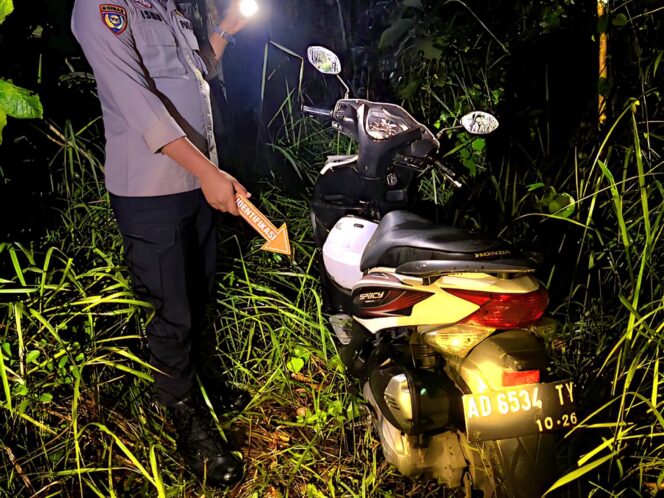 
					Motor Tak Bertuan Tergeletak di Kawasan Hutan Nguntoronadi Wonogiri