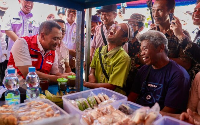 
					Ngopi Bareng di Angkringan, Cara Ahmad Luthfi Kulakan Masalah dan Serap Aspirasi Petani