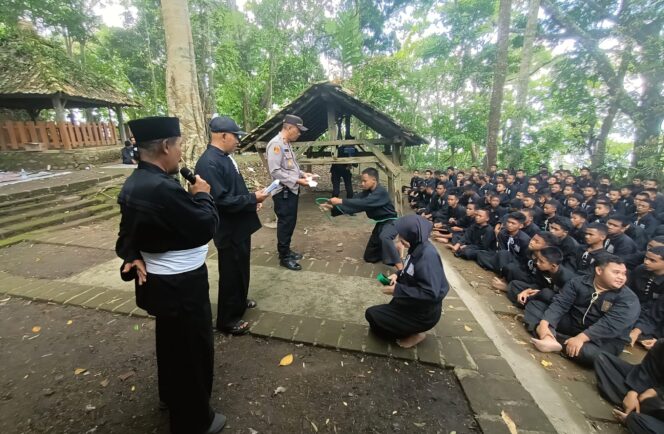 
					Polisi Kawal Ketat Longmarch PSHT di Purwantoro, Ratusan Peserta Ikuti Kenaikan Sabuk Putih