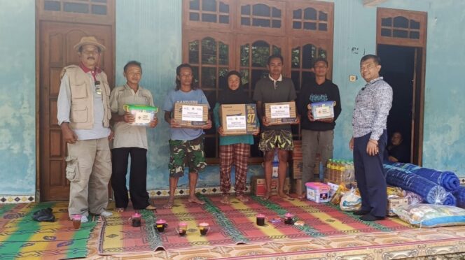 
					Gandeng Tim Alpa Media, Gubernur Jateng Salurkan Bantuan Banjir Wonogiri ke Pracimantoro