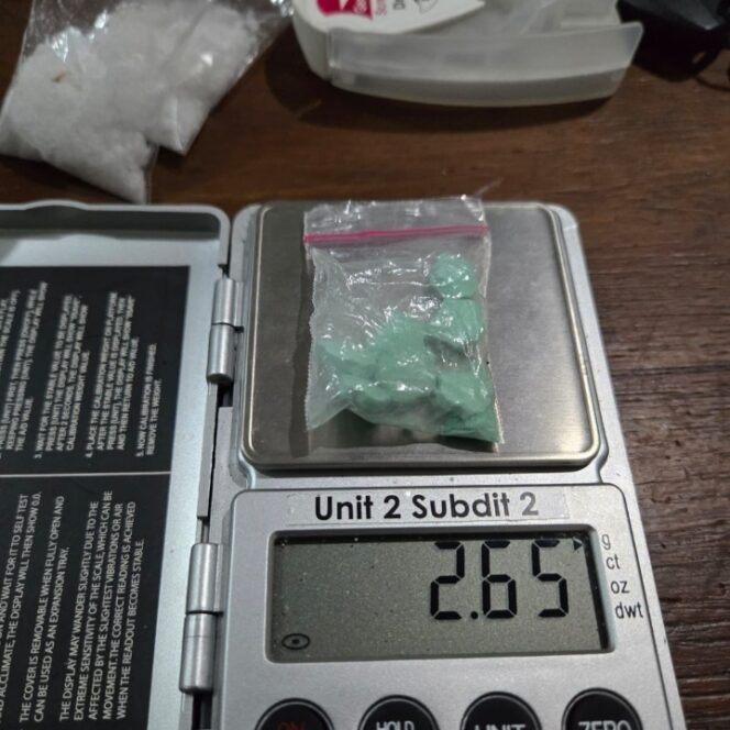 
					Miris! Mertua Suruh Menantu Kirim Sabu Ke Lapas Kedungpane, Petugas Tangkap Pelaku Saat Sembunyikan Sabu di Telapak Kaki