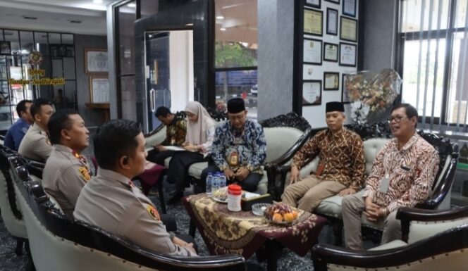 
					Perkuat Sinergitas Pasca Pemilu, Kapolres Wonogiri Terima Silaturahmi Bawaslu