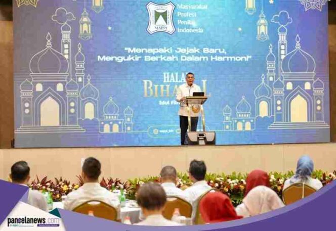 
					Wamen ATR Ossy Dermawan memberikan sambutan. (Foto: Normawan/ Kantah Wonogiri)