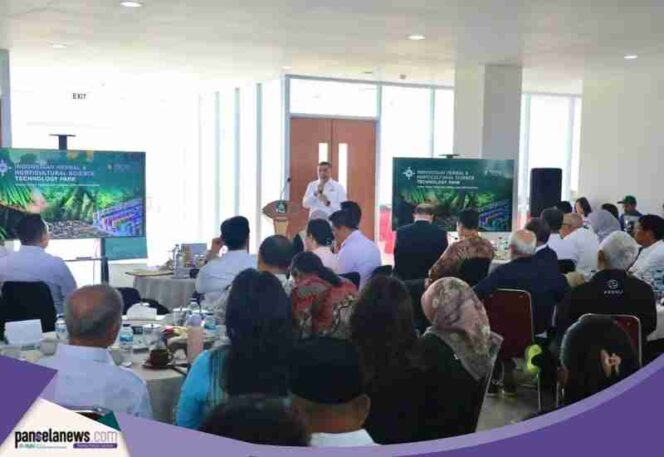 
					Wamen Ossy menegaskan komitmen ATR/BPN memberikan kepastian lahan untuk kawasan riset pertanian. (Foto: Normawan/ Kantah Wonogiri)