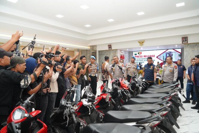 
					Kejahatan Jalanan di Sikat, Polda Jateng Tangkap 105 Tersangka Kasus Curas, Curat, dan Curanmor Sepanjang Mei 2026