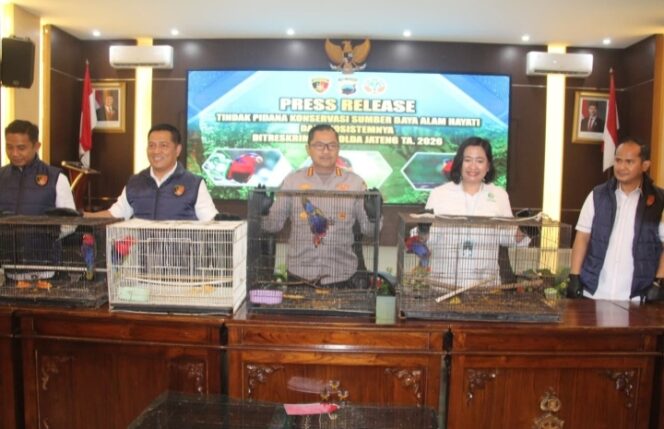 
					Polda Jateng Tangkap 3 Pelaku Perdagangan Ilegal Satwa Liar Dilindungi