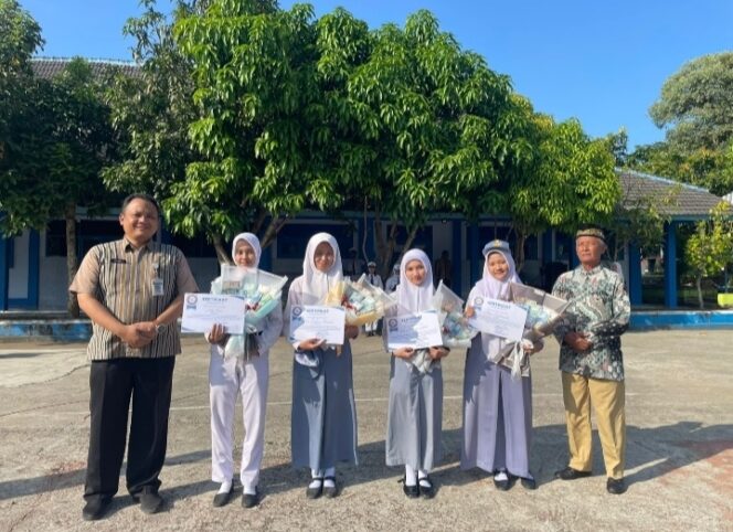 
					Momen Haru dan Bangga, SMKN 1 Giritontro Wonogiri Gelar Apel Pelepasan Siswa Kelas XII Angkatan 17