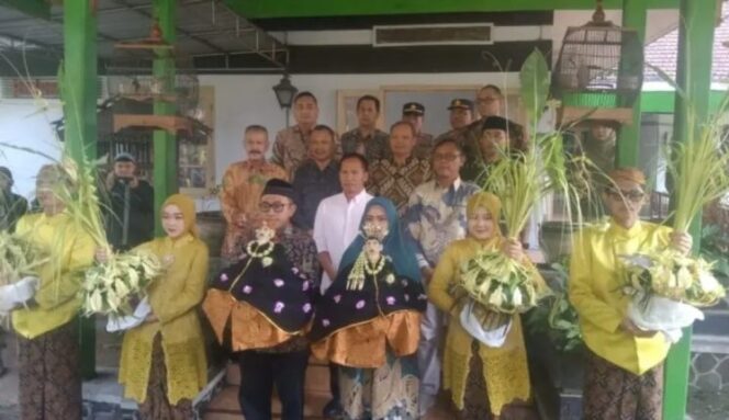 
					Tradisi Manten Tebu Jadi Penanda Awal Musim Giling PG Modjopanggoong Tulungagung
