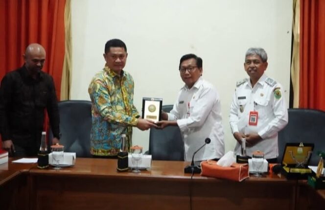 
					Pemprov Aceh Study Tiru ke Trenggalek, Intip Implementasi Transaksi Non Tunai