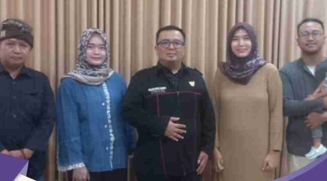 Kuasa Hukum Keluarga, Agus Yusuf Ahmadi, S.H., M.H., memberikan keterangan pers terkait gugatan perdata kasus Rusdi Wijisaksono di Wonogiri, Kamis (4/6/2026). (Foto: Suwito Amy)