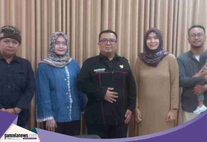 
					Kuasa Hukum Keluarga, Agus Yusuf Ahmadi, S.H., M.H., memberikan keterangan pers terkait gugatan perdata kasus Rusdi Wijisaksono di Wonogiri, Kamis (4/6/2026). (Foto: Suwito Amy)