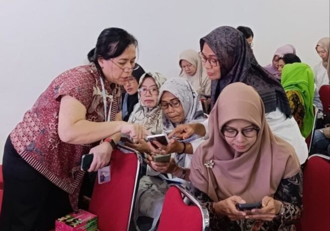 
					Kementerian Komdigi Latih Ratusan Pelaku UMKM di Wonogiri Berinovasi Dengan AI, Jadi Lokasi Pertama di Indonesia