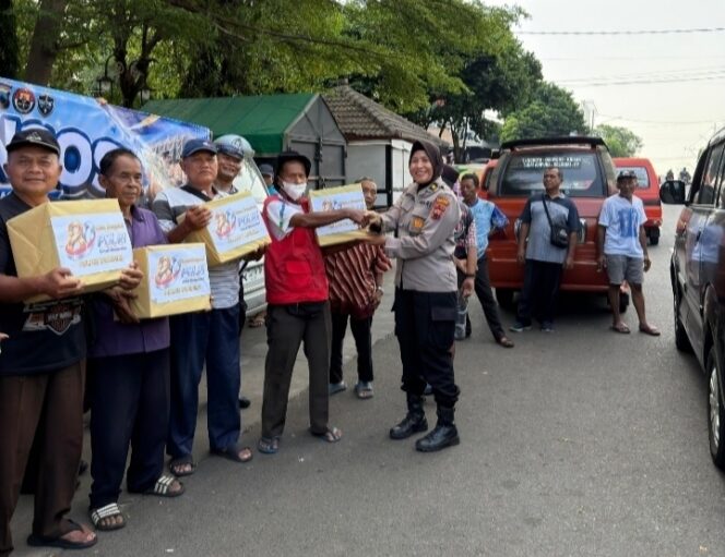 
					Sambut Hari Bhayangkara ke-80, Polres Wonogiri Gelar Bakti Sosial untuk Lansia dan Pekerja Sektor Informal