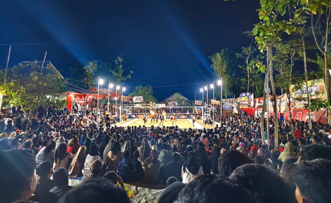
					Grand Final Turnamen Bola Voli Bramasta 1 Cup 2026, Ribuan Penonton Saksikan Laga Puncak