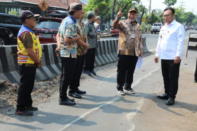 
					Kabar Gembira! Jalan Rusak Menahun di Sragen Segera Mulus, Pemprov Jateng Tambah Anggaran