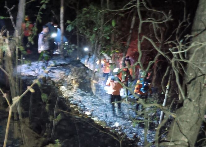 
					Kebakaran Lahan di Perbukitan Sidoharjo Wonogiri Berhasil Dipadamkan, Polisi Bersama TNI dan Relawan Cegah Api Merembet ke Permukiman