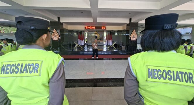 
					Sentuhan Humanis Polri, Polda Jateng Siapkan Polwan Negosiator untuk Kedepankan Dialog dalam Kawal Aksi Massa